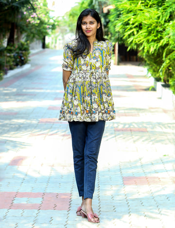 Mehandi Green Varnika Pen Kalamkari Crop Top for Women