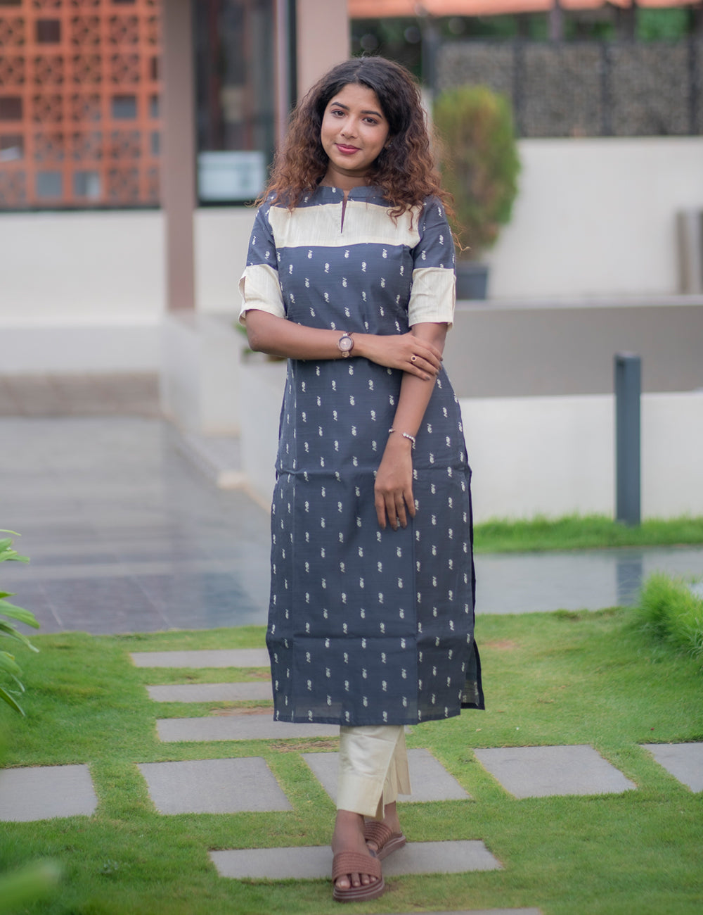 GREY/OFFWHITE  RAWSILK VENBA KURTI SET 2 PCS