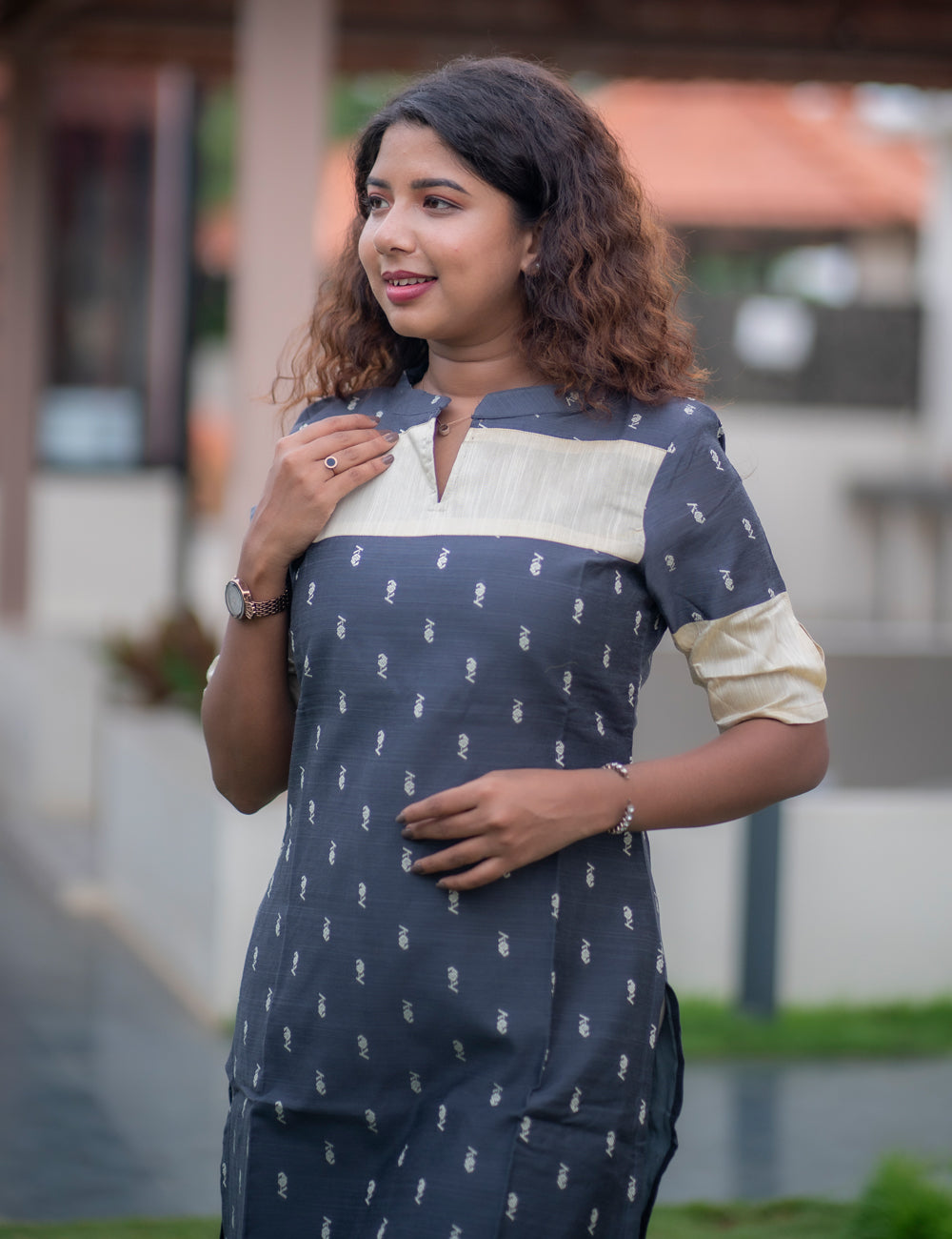GREY/OFFWHITE  RAWSILK VENBA KURTI SET 2 PCS