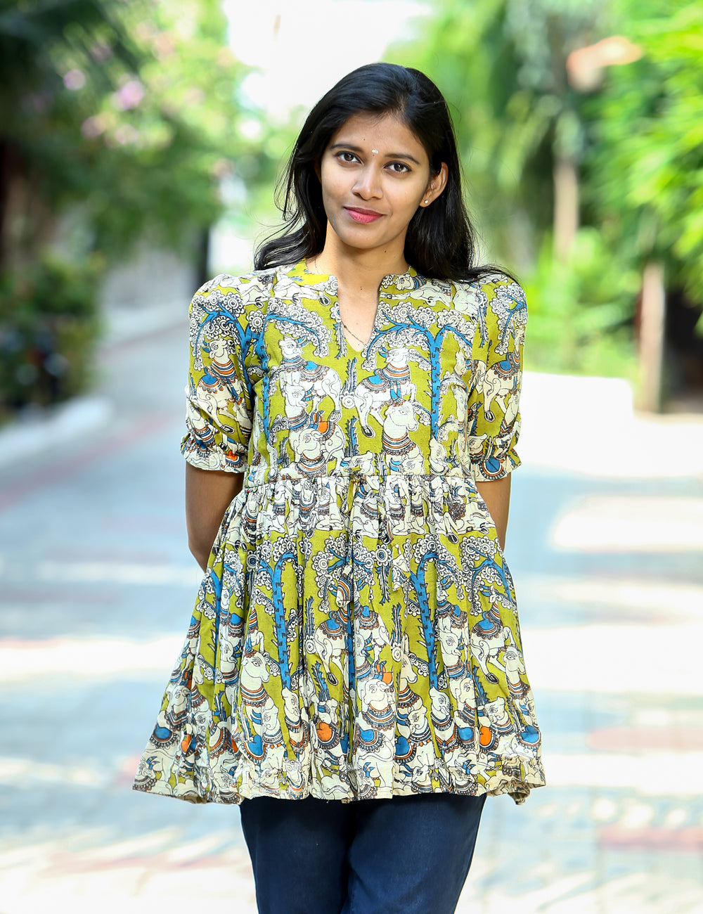 Mehandi Green Varnika Pen Kalamkari Crop Top for Women