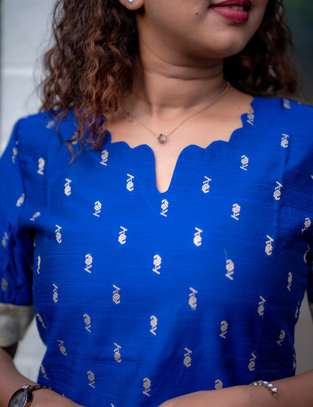 ROYAL BLUE RAWSILK AMILY KURTA SET 2PC