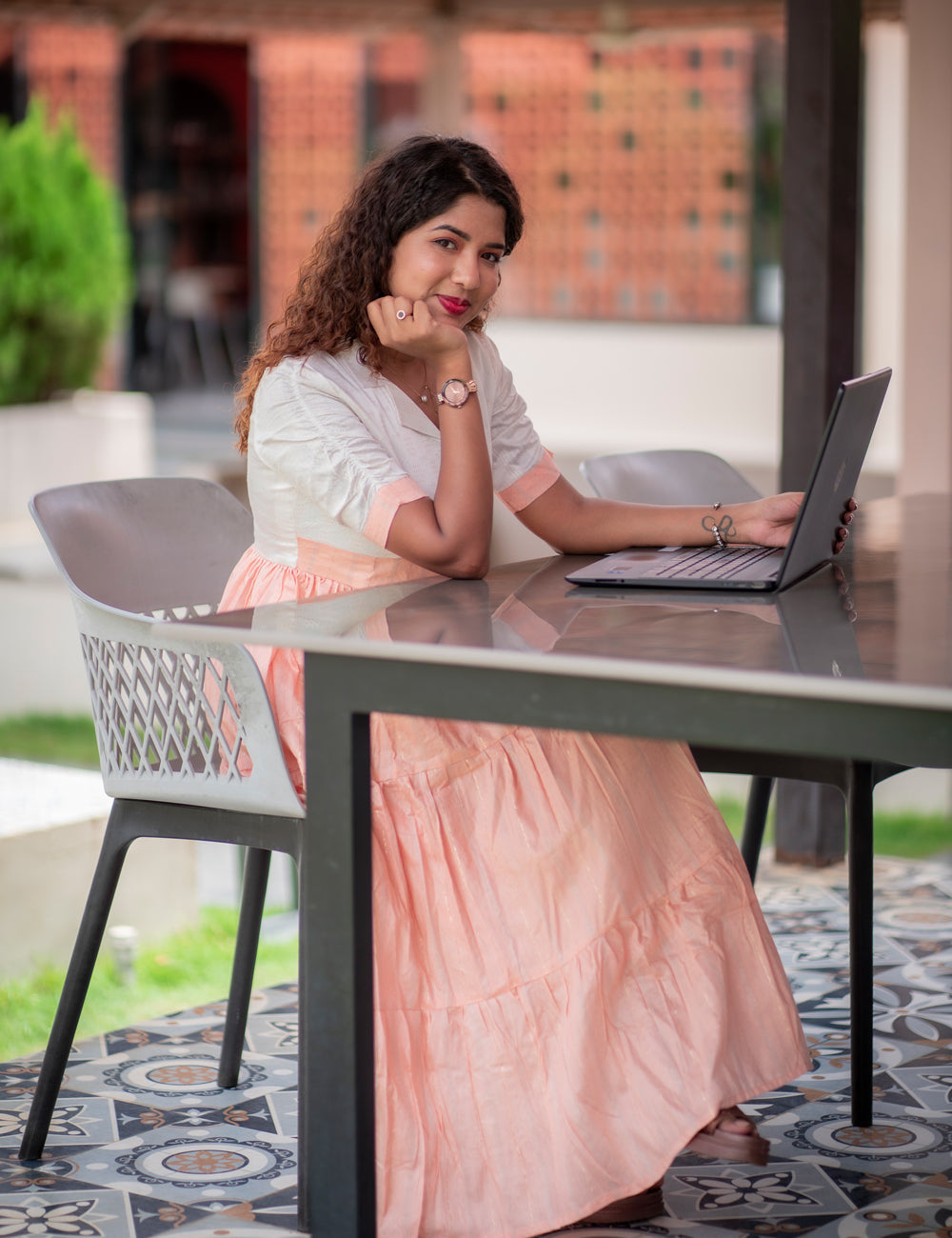 PEACH WITH OFF WHITE JAQUARD RIYAH MIDI DRESS